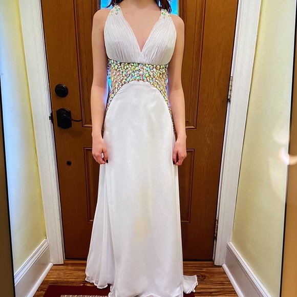 Alyce Paris Size 0 White Jeweled Formal Gown - Picture 2 of 10